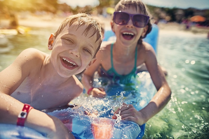 Pools and Waterparks can use wristbands