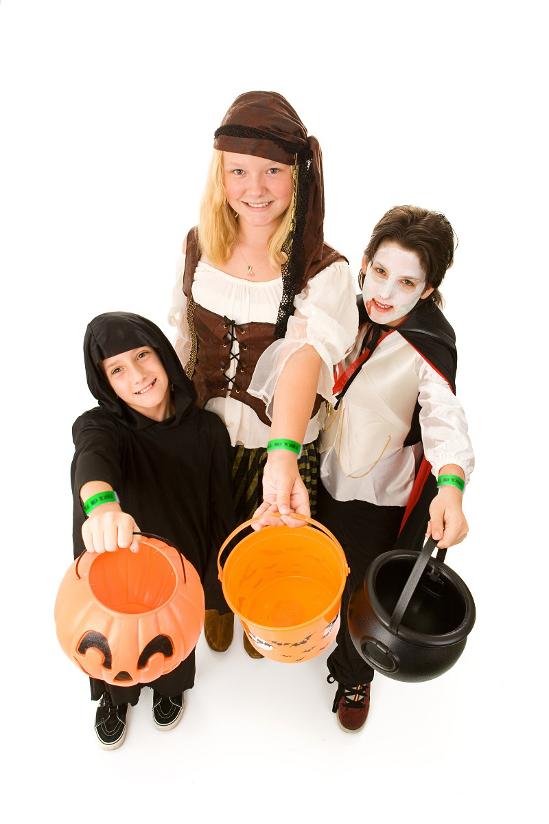 Kids_and_mom_trick_or_treating.jpg Family Trick-or-treating with wristbands